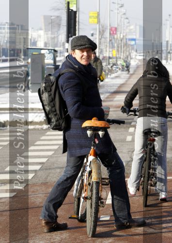 Amsterdam 26 januari 2010
Beau v Erven Dorens op de fiets in de kou.
Peter Smulders b v