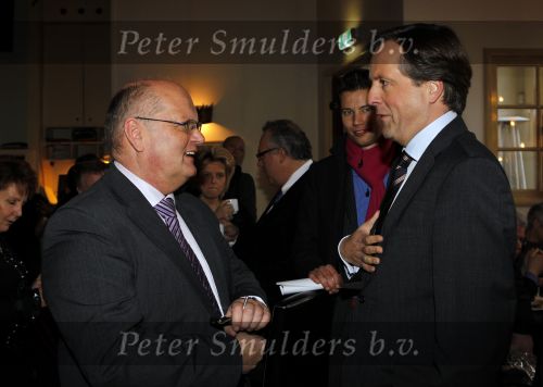Leiden 19 januari 2010
Presenatie boek van de zangeres zonder naam geschreven door Ben Holthuis en de nieuwe cd. Ben met Alexander Pechtold
Peter Smulders bv