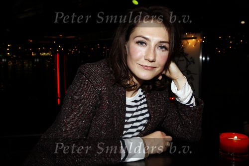 Amsterdam 15 januari 2010
Feestje vanwege 1000000 (miljoen) bezoekers bij de film komt een vrouw bij de dokter in het cobra cafe. Aanwezige cast Barry Atsma Carice v Houten Anna Drijver Dirk Zeelenberg, producent Reinout Oerlemans met zijn vrouw Danielle en schrijver Kluun met zijn vrouw.
Peter Smulders bv