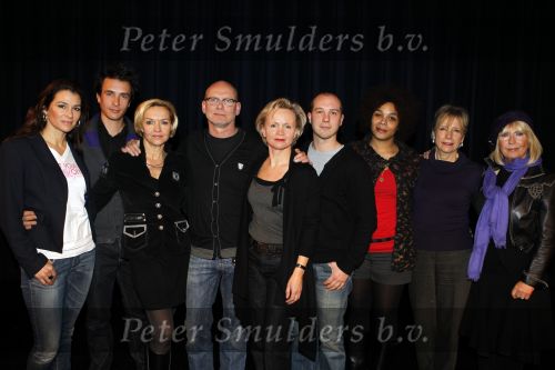 Amsterdam 25 januari 2010
Presentatie als de dood. ..met Renee Soutendijk Sjoerd Pleijsier Diana Dobbelam Samora Bergtop en Titus Boonstra. Willeke Alberti Quincy trustfull Aram v d Rest en Mariska v Kolck
Peter Smulders bv
