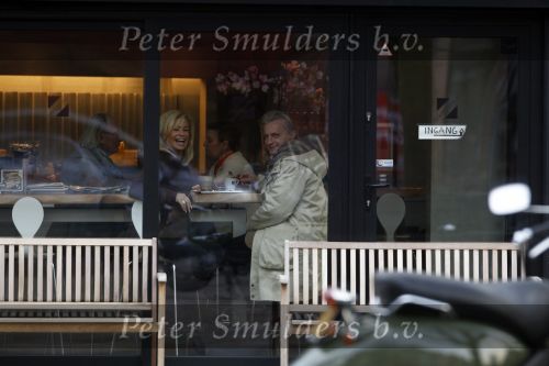 Amsterdam 20 januari 2010
Hans en Connie Breukhoven drinken samen een kop koffie op de cornelis
Schuytstraat.
Peter Smulders bv