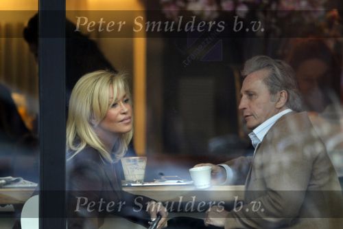 Amsterdam 20 januari 2010
Hans en Connie Breukhoven drinken samen een kop koffie op de cornelis
Schuytstraat.
Peter Smulders bv