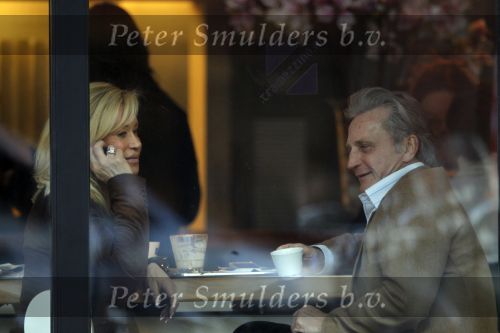Amsterdam 20 januari 2010
Hans en Connie Breukhoven drinken samen een kop koffie op de cornelis
Schuytstraat.
Peter Smulders bv