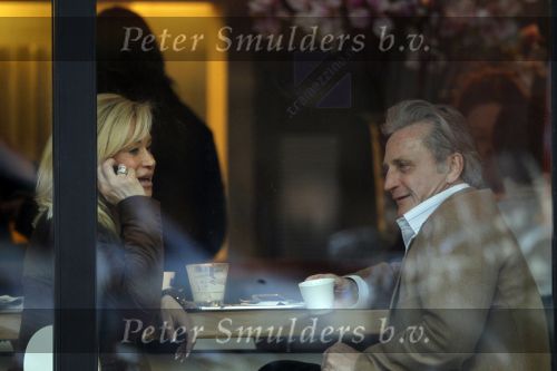 Amsterdam 20 januari 2010
Hans en Connie Breukhoven drinken samen een kop koffie op de cornelis
Schuytstraat.
Peter Smulders bv