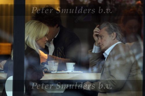 Amsterdam 20 januari 2010
Hans en Connie Breukhoven drinken samen een kop koffie op de cornelis
Schuytstraat.
Peter Smulders bv