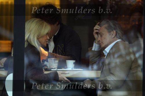 Amsterdam 20 januari 2010
Hans en Connie Breukhoven drinken samen een kop koffie op de cornelis
Schuytstraat.
Peter Smulders bv