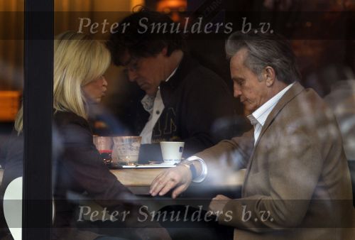 Amsterdam 20 januari 2010
Hans en Connie Breukhoven drinken samen een kop koffie op de cornelis
Schuytstraat.
Peter Smulders bv
