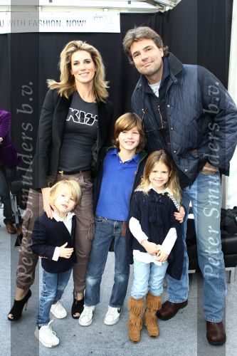 Amsterdam, 31 Januari 2010
Amsterdam International Fashion Week 
Danielle Oerlemans met man Reinout Oerlemans en kinderen