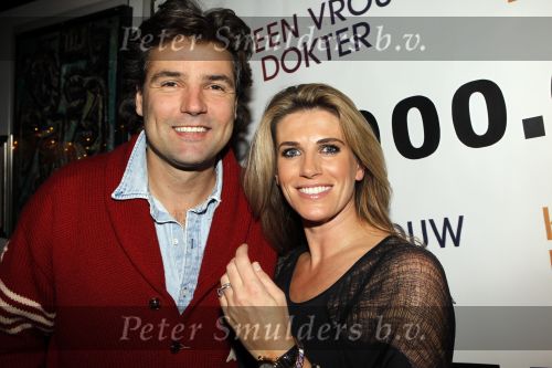 Amsterdam 15 januari 2010
Feestje vanwege 1000000 (miljoen) bezoekers bij de film komt een vrouw bij de dokter in het cobra cafe. Aanwezige cast Barry Atsma Carice v Houten Anna Drijver Dirk Zeelenberg, producent Reinout Oerlemans met zijn vrouw Danielle en schrijver Kluun met zijn vrouw.
Peter Smulders bv