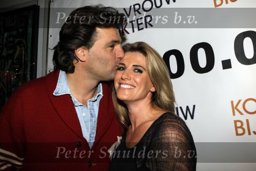 Amsterdam 15 januari 2010
Feestje vanwege 1000000 (miljoen) bezoekers bij de film komt een vrouw bij de dokter in het cobra cafe. Aanwezige cast Barry Atsma Carice v Houten Anna Drijver Dirk Zeelenberg, producent Reinout Oerlemans met zijn vrouw Danielle en schrijver Kluun met zijn vrouw.
Peter Smulders bv
