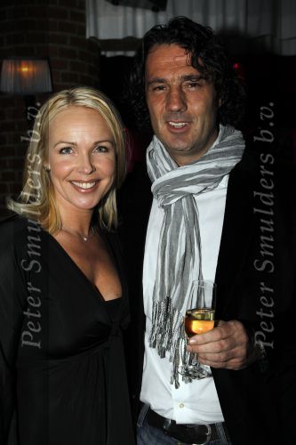 Uitgeest 18 januari 2010
Nieuwjaars feest van Henk Geels in Bobs Party saloon. Denise Boekhoff met vriend
Peter Smulders bv