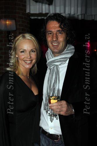 Uitgeest 18 januari 2010
Nieuwjaars feest van Henk Geels in Bobs Party saloon. Denise Boekhoff met vriend
Peter Smulders bv