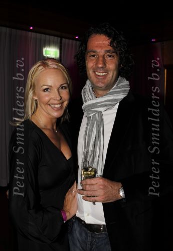 Uitgeest 18 januari 2010
Nieuwjaars feest van Henk Geels in Bobs Party saloon. Denise Boekhoff met vriend
Peter Smulders bv
