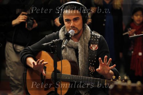 Hilversum 21 januari 2010
Rtl SBS en de NOS hebben samen een tv programma en aktie in elkaar gedraaid om zoveel mogelijk geld op te halen voor giro 55 ten bate van Haiti. Dinand Woesthoff van Kane 
Peter Smulders bv
