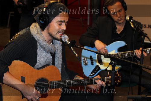 Hilversum 21 januari 2010
Rtl SBS en de NOS hebben samen een tv programma en aktie in elkaar gedraaid om zoveel mogelijk geld op te halen voor giro 55 ten bate van Haiti. Dinand Woesthoff van Kane 
Peter Smulders bv