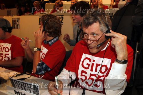 Hilversum 21 januari 2010
Rtl SBS en de NOS hebben samen een tv programma en aktie in elkaar gedraaid om zoveel mogelijk geld op te halen voor giro 55 ten bate van Haiti. Dirk Scheringa
Peter Smulders bv