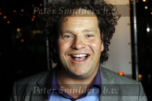 Amsterdam 15 januari 2010
Feestje vanwege 1000000 (miljoen) bezoekers bij de film komt een vrouw bij de dokter in het cobra cafe. Aanwezige cast Barry Atsma Carice v Houten Anna Drijver Dirk Zeelenberg, producent Reinout Oerlemans met zijn vrouw Danielle en schrijver Kluun met zijn vrouw.
Peter Smulders bv