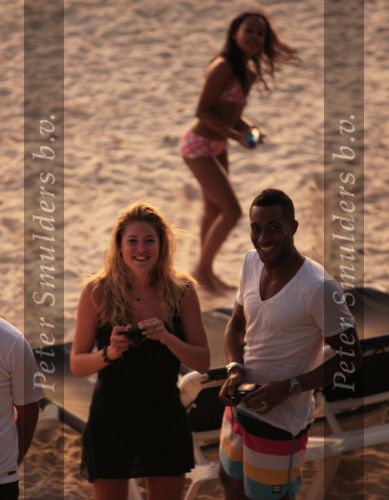 Curacao 9 januari 2010
Doutzen Kroes met haar nieuwe vriend dj Sunnery james op het mooiste strandje van Curacao genaamd Port Marie.
Peter Smulders bv