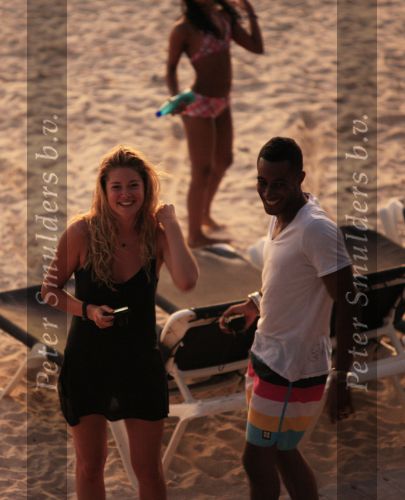 Curacao 9 januari 2010
Doutzen Kroes met haar nieuwe vriend dj Sunnery james op het mooiste strandje van Curacao genaamd Port Marie.
Peter Smulders bv