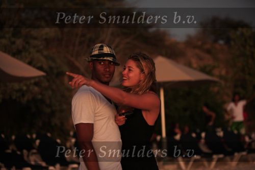 Curacao 9 januari 2010
Doutzen Kroes met haar nieuwe vriend dj Sunnery james op het mooiste strandje van Curacao genaamd Port Marie.
Peter Smulders bv