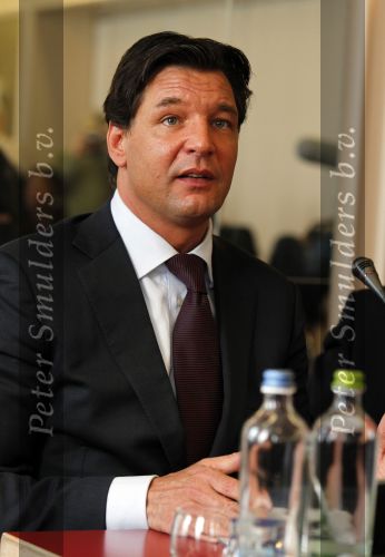 Den Haag 14 januari 2010
Edwin de Roy van Zuydewijn en zijn advocaat Mark Meijjer geven persconferentie ivm onderzoek van de nationale ombudsman.
Peter Smulders bv