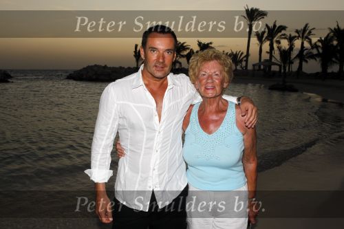 Curacao 7 januari 2010
Gerard Joling op vakantie op Curacao. Hij slaapt in het super exclusive Baoase. Gerard met moeder en vriend
Peter Smulders bv