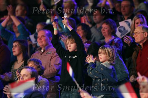 Hilversum 4 februari 2011
Sterren dansen op het ijs bij SBS6 in studio 22.
Het wordt gepresenteerd door Gerard Joling en Nance Coolen. Kinderen Babette v Veen
Peter Smulders bv