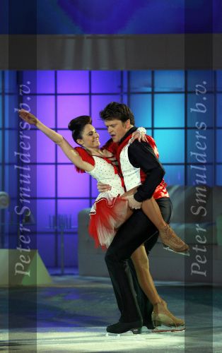 Hilversum 4 februari 2011
Sterren dansen op het ijs bij SBS6 in studio 22.
Het wordt gepresenteerd door Gerard Joling en Nance Coolen. Beau v Erven Dorens
Peter Smulders bv