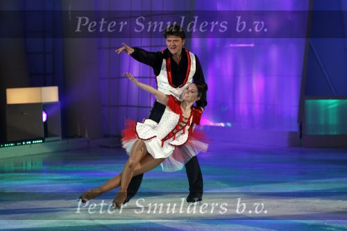 Hilversum 4 februari 2011
Sterren dansen op het ijs bij SBS6 in studio 22.
Het wordt gepresenteerd door Gerard Joling en Nance Coolen. Beau v Erven Dorens
Peter Smulders bv
