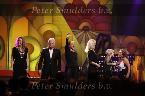 Hilversum 30 januari 2011
Nationale songfestival met de 3J\'s in studio 21. Esther Hart Sieneke Ben Cramer Marlayne Sahupalu Marga Bult en Anneke Gronloh
Peter Smulders bv
