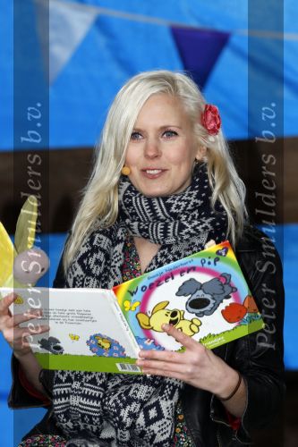 Hilvarenbeek 4 februari 2011
De Guusje Nederhorst foundation organiseert dag in de beekse bergen.
OA aanwezig Dinand Woesthoff Jim Bakkum Bettina Holwerda Chris Zeegers Johnny de Mol jr en Bridget Maasland.
Peter Smulders bv