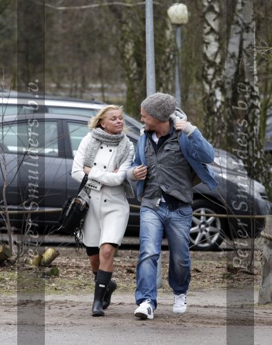 Hilvarenbeek 4 februari 2011
De Guusje Nederhorst foundation organiseert dag in de beekse bergen.
OA aanwezig Dinand Woesthoff Jim Bakkum Bettina Berger Chris Zeegers Johnny de Mol jr en Bridget Maasland.
Peter Smulders bv
