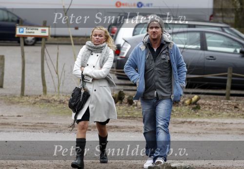 Hilvarenbeek 4 februari 2011
De Guusje Nederhorst foundation organiseert dag in de beekse bergen.
OA aanwezig Dinand Woesthoff Jim Bakkum Bettina Berger Chris Zeegers Johnny de Mol jr en Bridget Maasland.
Peter Smulders bv