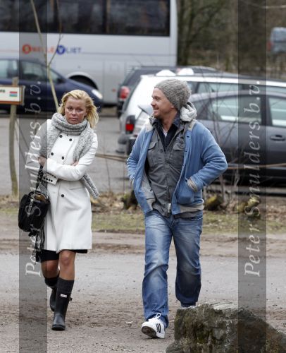 Hilvarenbeek 4 februari 2011
De Guusje Nederhorst foundation organiseert dag in de beekse bergen.
OA aanwezig Dinand Woesthoff Jim Bakkum Bettina Berger Chris Zeegers Johnny de Mol jr en Bridget Maasland.
Peter Smulders bv