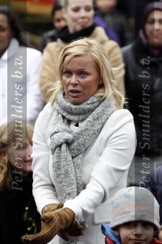 Hilvarenbeek 4 februari 2011
De Guusje Nederhorst foundation organiseert dag in de beekse bergen.
OA aanwezig Dinand Woesthoff Jim Bakkum Bettina Berger Chris Zeegers Johnny de Mol jr en Bridget Maasland.
Peter Smulders bv