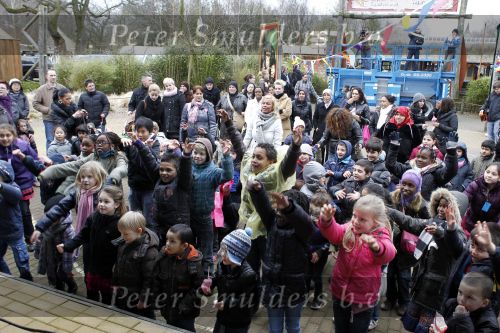 Hilvarenbeek 4 februari 2011
De Guusje Nederhorst foundation organiseert dag in de beekse bergen.
OA aanwezig Dinand Woesthoff Jim Bakkum Bettina Berger Chris Zeegers Johnny de Mol jr en Bridget Maasland.
Peter Smulders bv