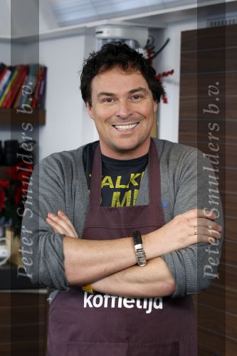 Eemnes 15 december 2011
Caspar Burgi , kok van koffietijd met Buddha to Buddha armband.
Peter Smulders bv