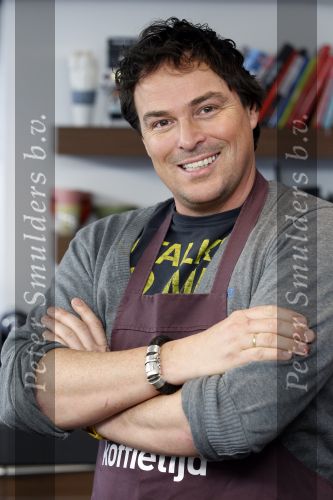 Eemnes 15 december 2011
Caspar Burgi , kok van koffietijd met Buddha to Buddha armband.
Peter Smulders bv