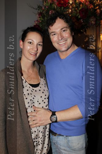 Amsterdam 28 januari 2011
Modeshow van Monique Collignon op de amsterdam fashion week. Caspar Burgi met zijn zwangere vrouw
Peter Smulders bv