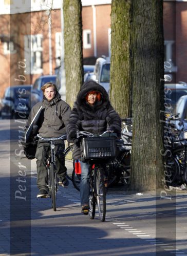 Amsterdam 28 januari 2011
Chazia Mourali op de fiets.
Peter Smulders bv