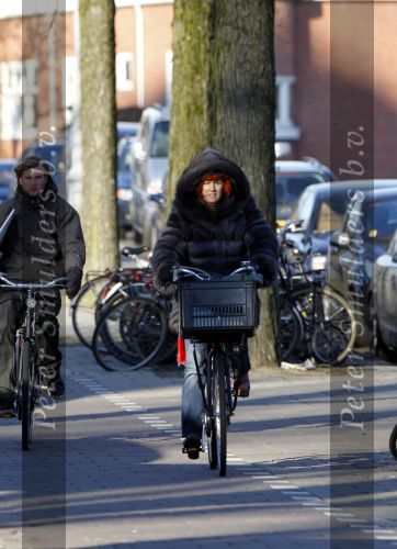 Amsterdam 28 januari 2011
Chazia Mourali op de fiets.
Peter Smulders bv