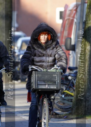 Amsterdam 28 januari 2011
Chazia Mourali op de fiets.
Peter Smulders bv