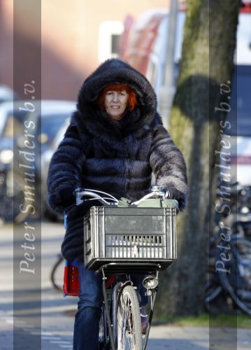 Amsterdam 28 januari 2011
Chazia Mourali op de fiets.
Peter Smulders bv