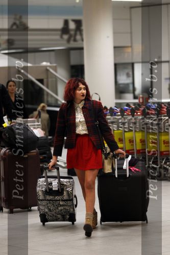 Schiphol 2 februari 2011
Patricia Paay haalt haar dochter Christina Curry op op schiphol nadat ze uit Los Angeles naar Amsterdam is gevlogen.
Peter Smulders bv