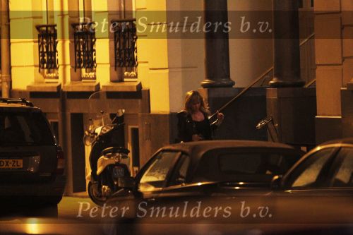 Amsterdam 29 januari 2011
Hans en Connie Breukhoven verlaten restaurant Le Garage waarna Hans Connie naar huis brengt.
Peter Smulders bv