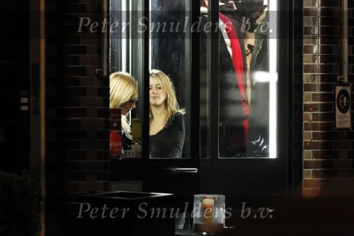 Amsterdam 29 januari 2011
Hans en Connie Breukhoven verlaten restaurant Le Garage waarna Hans Connie naar huis brengt.
Peter Smulders bv