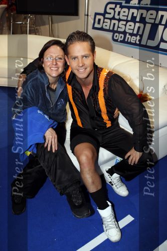 Hilversum 4 februari 2011
Sterren dansen op het ijs bij SBS6 in studio 22.
Het wordt gepresenteerd door Gerard Joling en Nance Coolen. Danny de Munk met vrouw en kinderen
Peter Smulders bv
