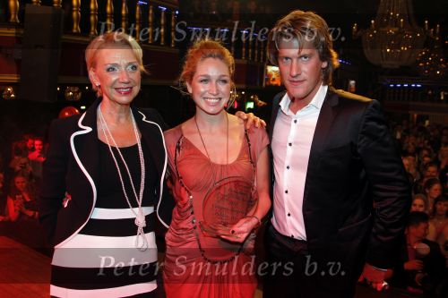 Uitgeest 17 januari 2011
Nieuwjaarsreceptie Henk Geels in Bobs saloon. Zangeres D Dominique v Hulst
Peter Smulders bv