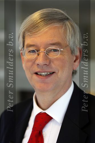 Eemnes 26 januari 2011
Dr Frank met zijn nieuwe boek bij koffietijd
Peter Smulders bv