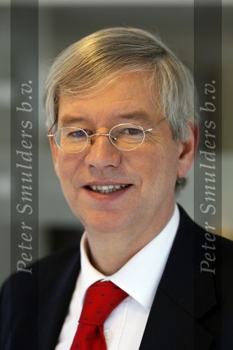 Eemnes 26 januari 2011
Dr Frank met zijn nieuwe boek bij koffietijd
Peter Smulders bv
